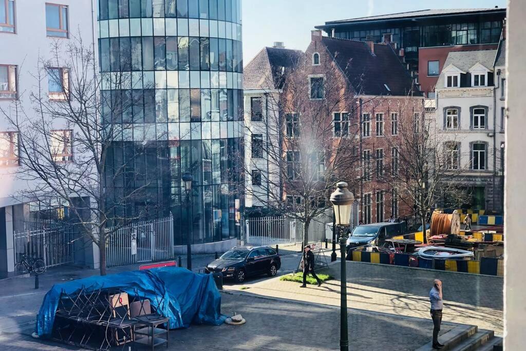 Brussels By Foot! Authenticity & Luxury Nearby Exterior photo